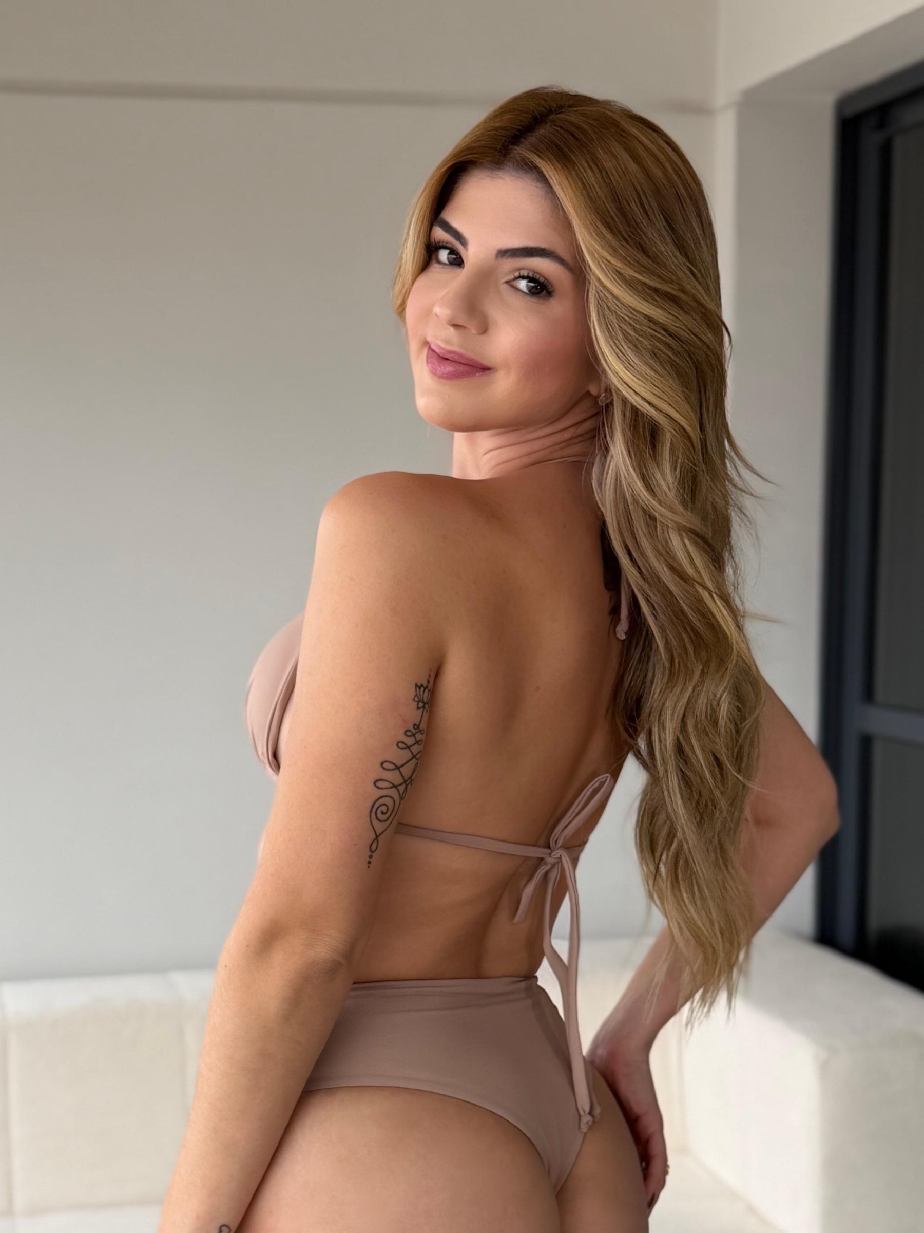 Biquini Hot Pant Bege - Bahia Poliamida - Loja de Roupa Feminina - Eleganza Style
