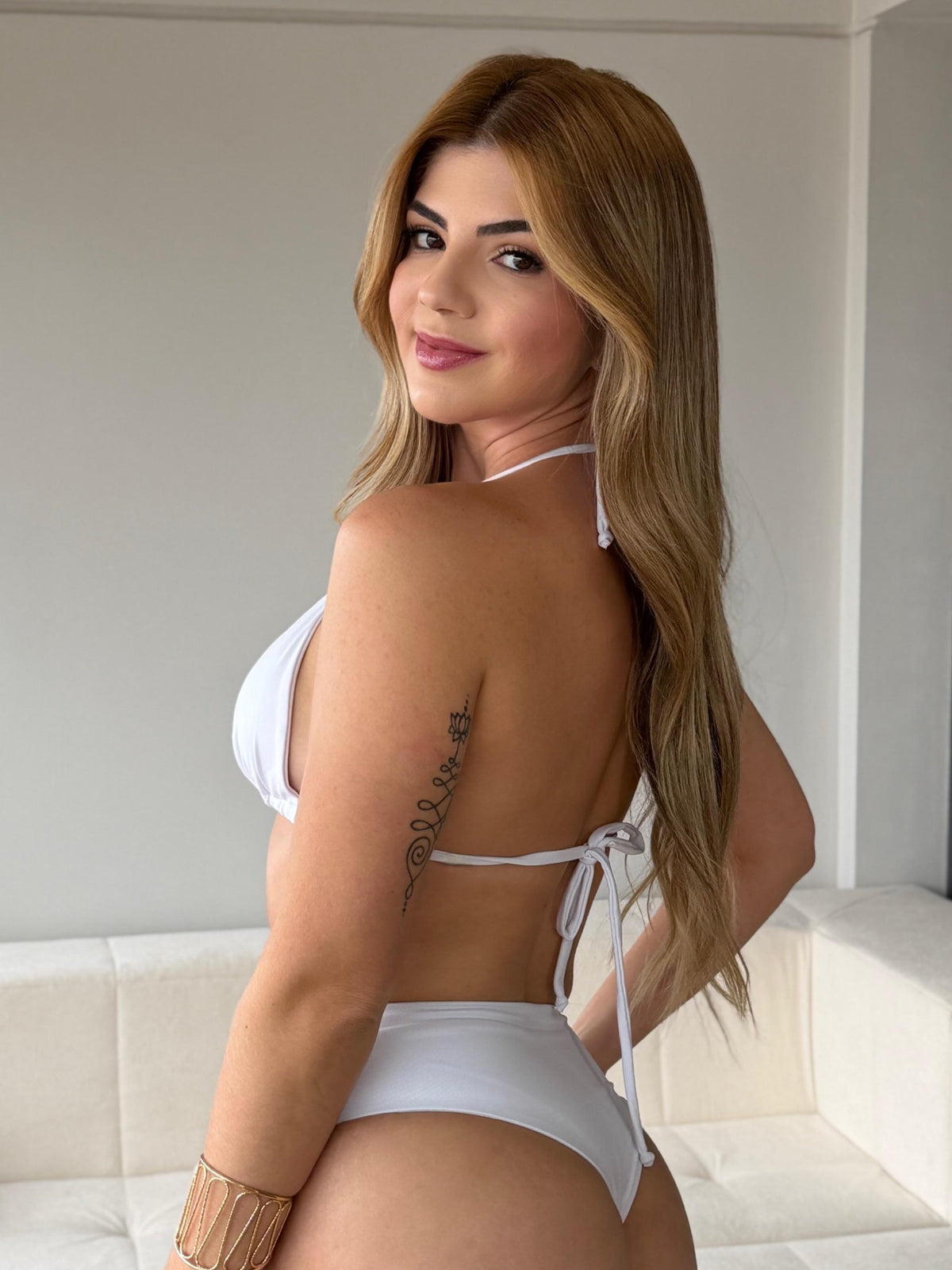 Biquini Hot Pant Branco - Bahia Poliamida - Loja de Roupa Feminina - Eleganza Style