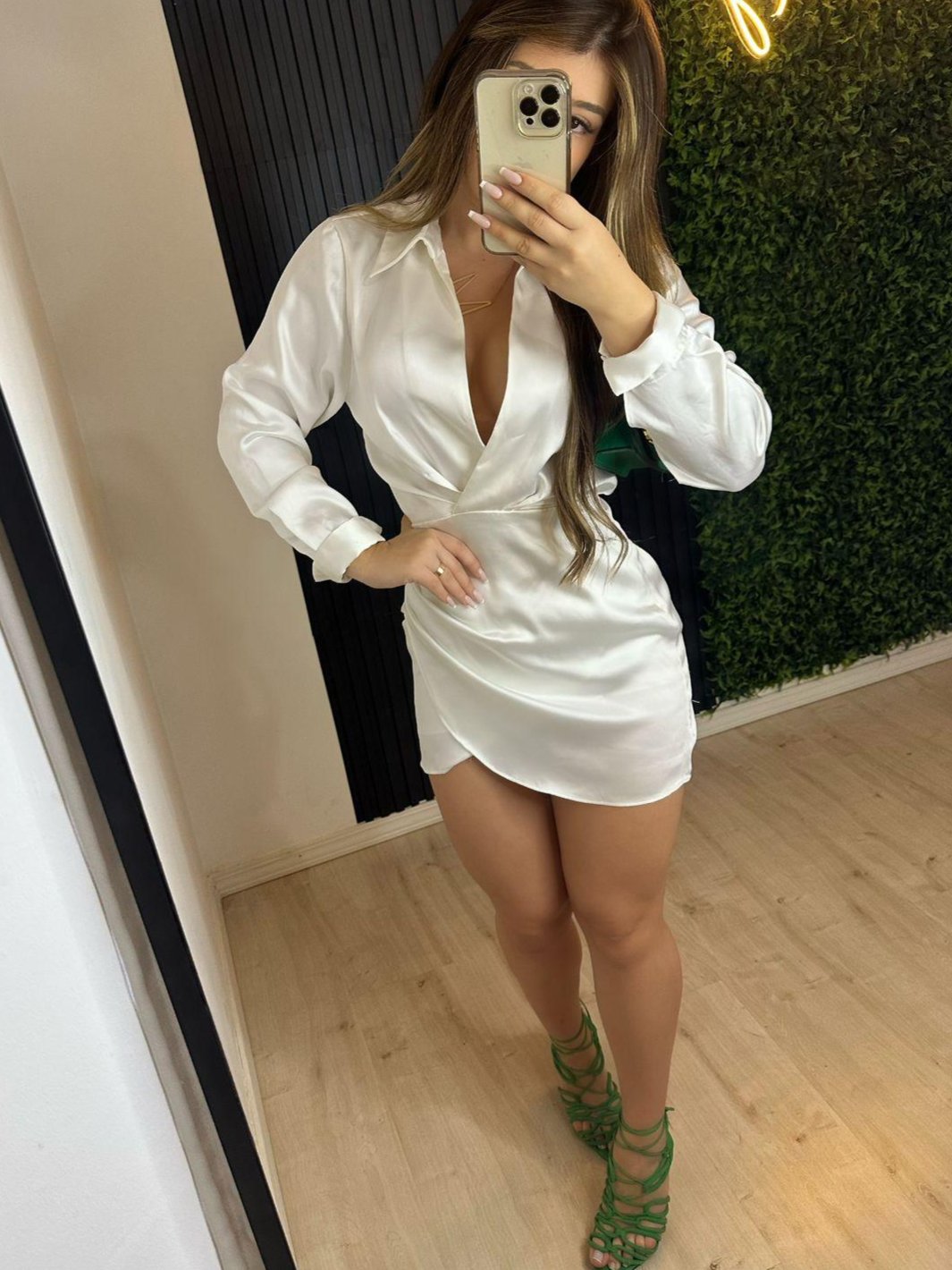 Vestido Curto de Cetim - Amelia - Branco - Loja de Roupa Feminina - Eleganza Style