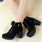 Bota Feminina de Inverno em Couro Legítimo Cano Curto Preto - Bota Melissa - Loja de Roupa Feminina - Eleganza Style