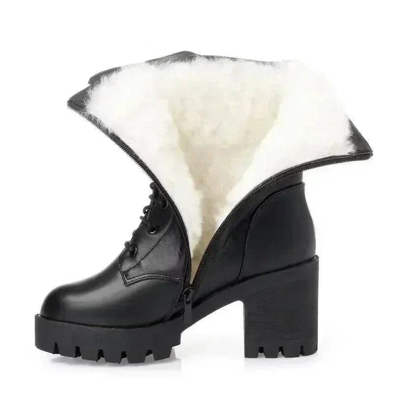 Bota Feminina de Inverno em Couro Legítimo Cano Médio Preto - Loja de Roupa Feminina - Bota Vegas - Eleganza Style