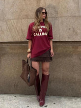 T-Shirt Camisa Oversize Basica Estampada - Coffee Is Calling - Loja de Roupa Feminina - Eleganza Style