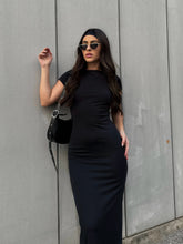 Vestido Longo Suplex Costas Abertas Fenda Traseira - Mavie - Loja de Roupa Feminina - Eleganza Style